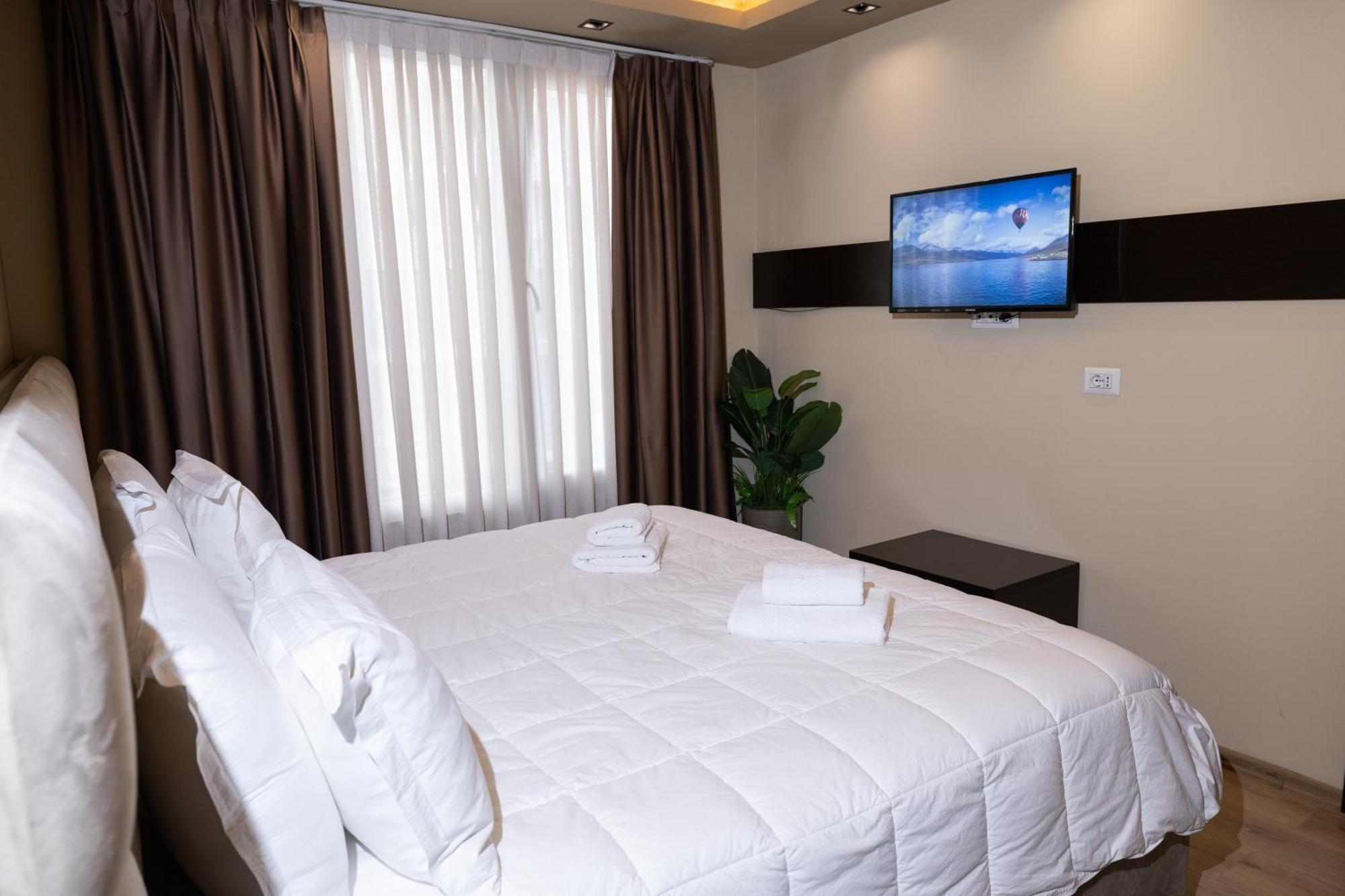 טיראנה 4R Colombo Hotel מראה חיצוני תמונה