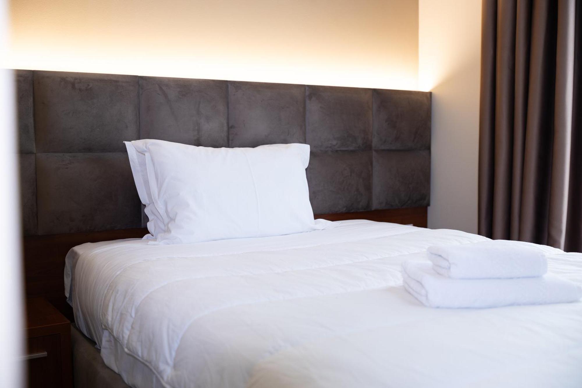 טיראנה 4R Colombo Hotel מראה חיצוני תמונה