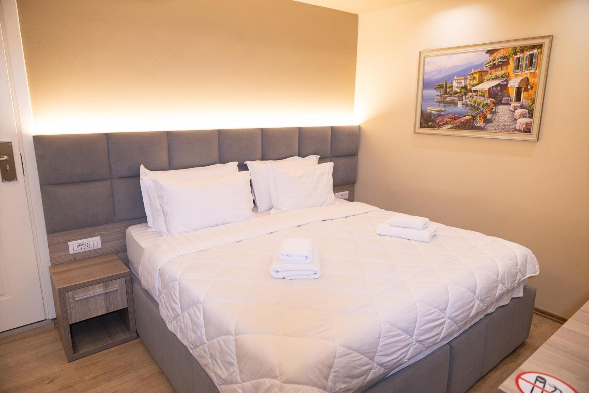 טיראנה 4R Colombo Hotel מראה חיצוני תמונה